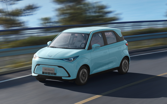 策略股 五粮液集团参股公司发新车，售价5.99万到6.99万，销售称买车后可75折买酒，包括第八代普五
